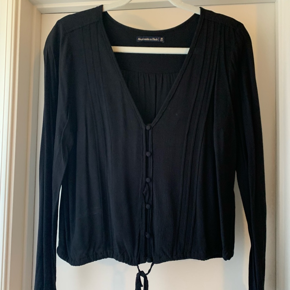 Abercrombie & Fitch blouse | black | size M | button closure | draw-string hem